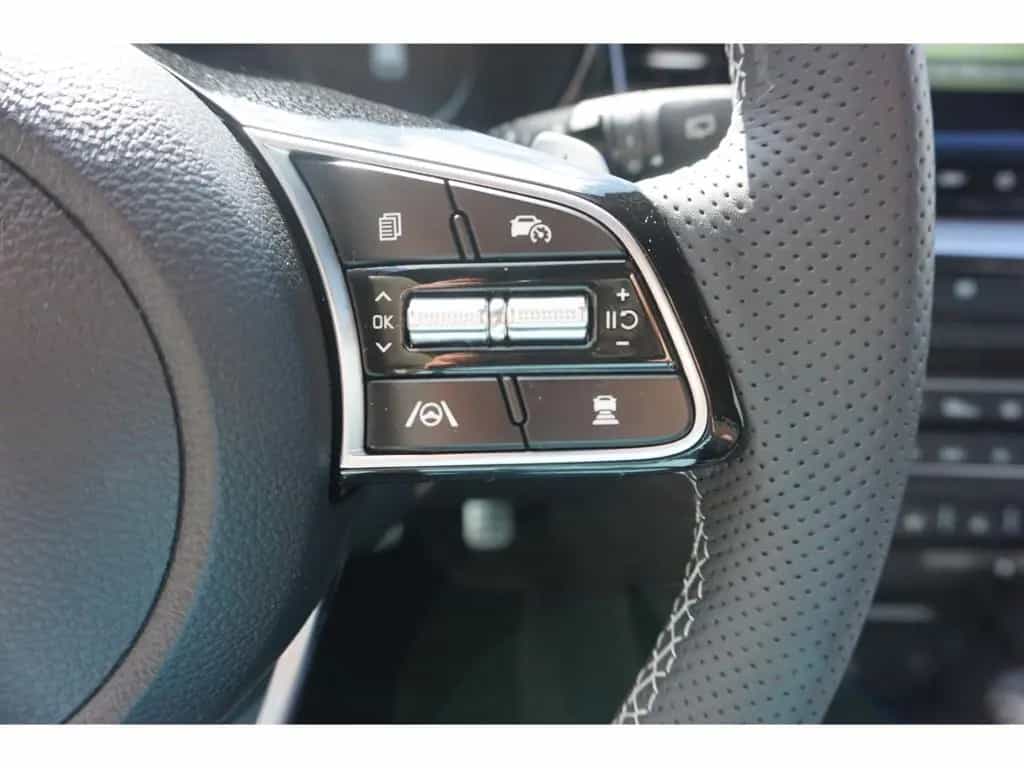 Kia Ceed_sw 1.5T 140 GT Line DCT7 Pano AHK Navi LED 04/2026-photo-12