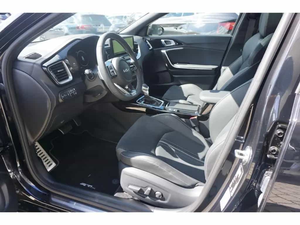 Kia Ceed_sw 1.5T 140 GT Line DCT7 Pano AHK Navi LED 04/2026-photo-14
