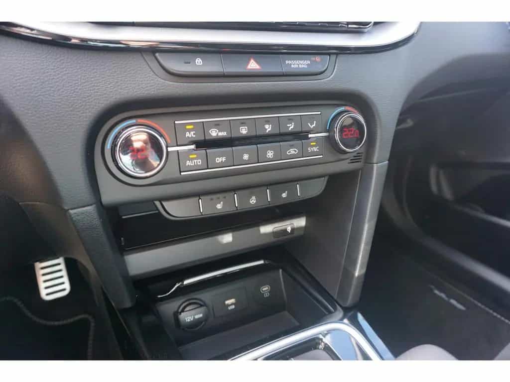 Kia Ceed_sw 1.5T 140 GT Line DCT7 Pano AHK Navi LED 04/2026-photo-20
