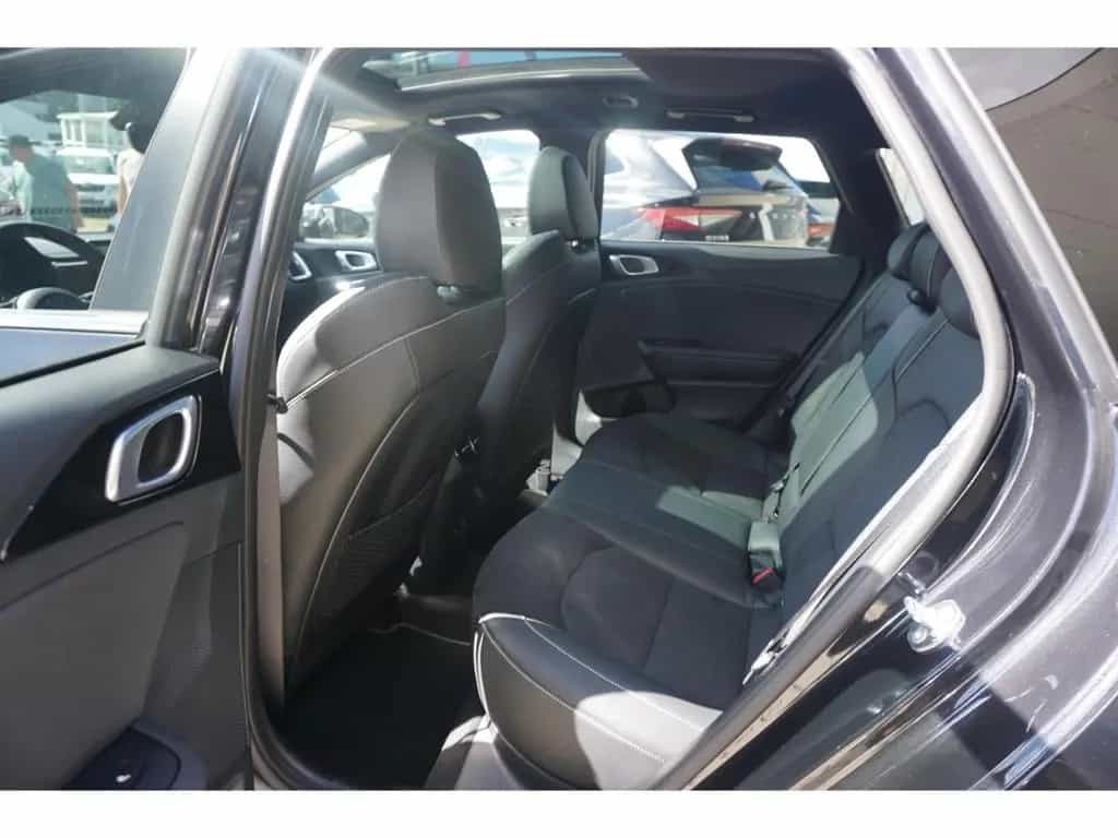 Kia Ceed_sw 1.5T 140 GT Line DCT7 Pano AHK Navi LED 04/2026-photo-23