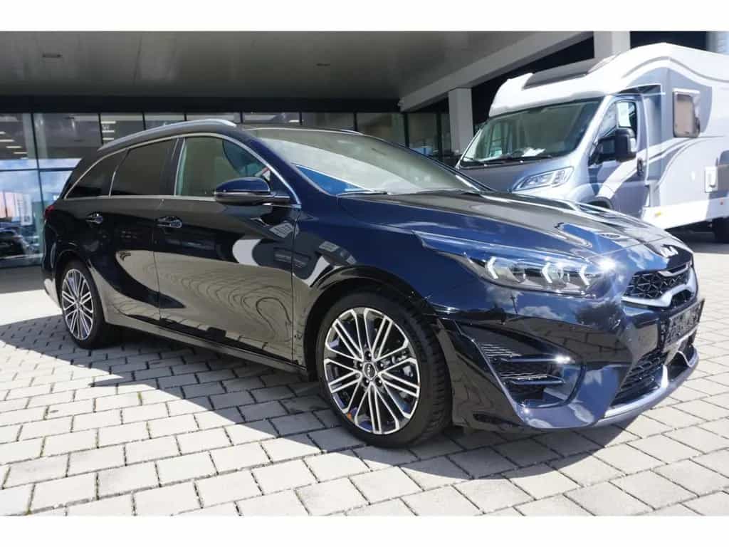 Kia Ceed_sw 1.5T 140 GT Line DCT7 Pano AHK Navi LED 04/2026-photo-5