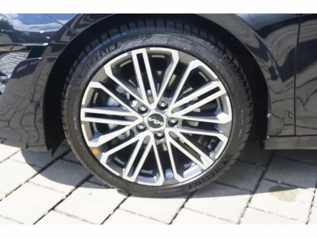 Kia Ceed_sw 1.5T 140 GT Line DCT7 Pano AHK Navi LED 04/2026-photo-7