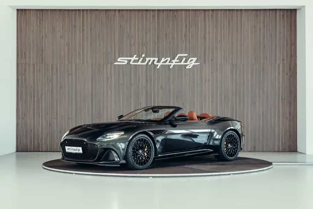 Aston Martin DBS 770 Ultimate Volante, Minotaur Green, MwSt. 01/2024-photo-0