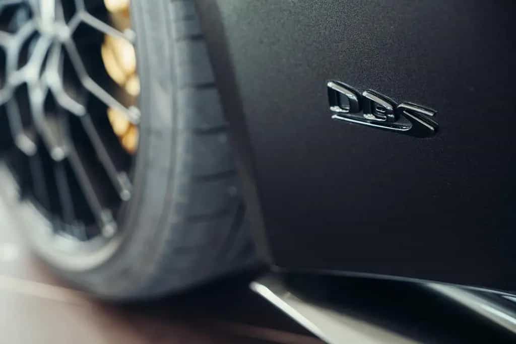 Aston Martin DBS 770 Ultimate Volante, Minotaur Green, MwSt. 01/2024-photo-13
