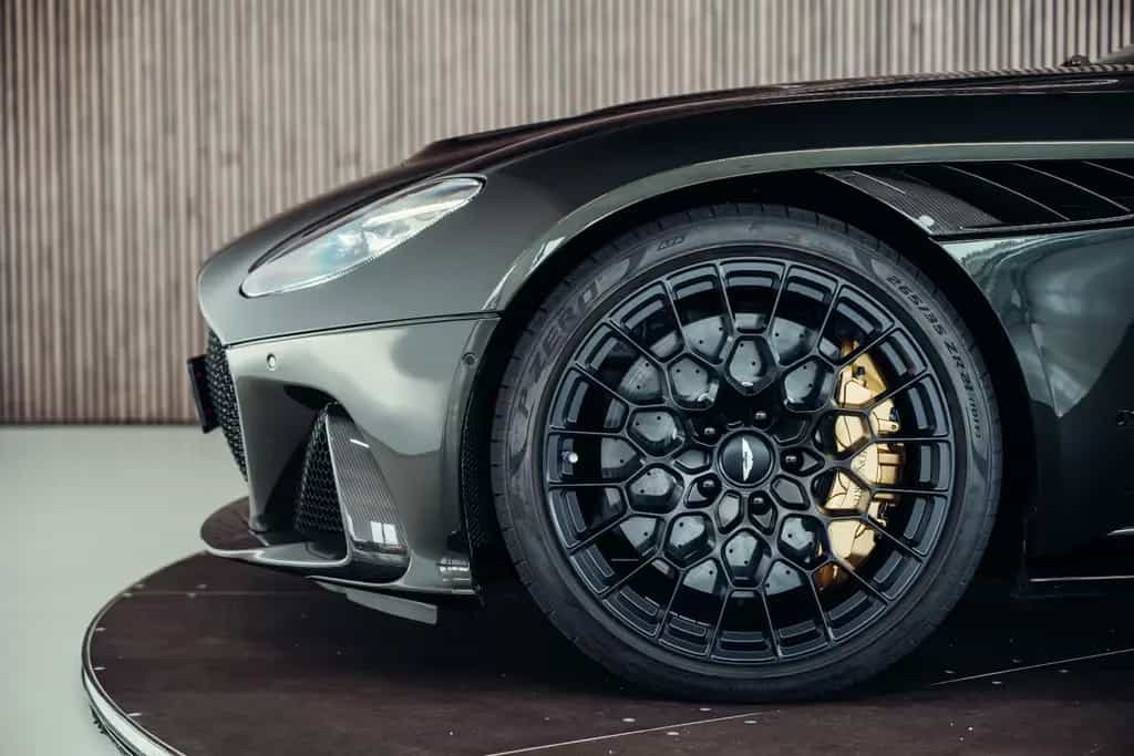 Aston Martin DBS 770 Ultimate Volante, Minotaur Green, MwSt. 01/2024-photo-15