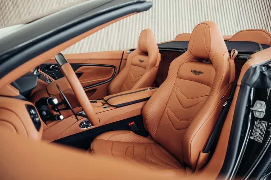 Aston Martin DBS 770 Ultimate Volante, Minotaur Green, MwSt. 01/2024-photo-22