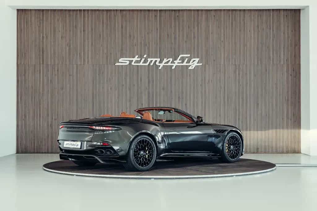 Aston Martin DBS 770 Ultimate Volante, Minotaur Green, MwSt. 01/2024-photo-4