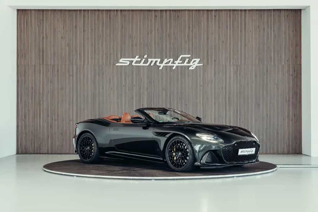 Aston Martin DBS 770 Ultimate Volante, Minotaur Green, MwSt. 01/2024-photo-6