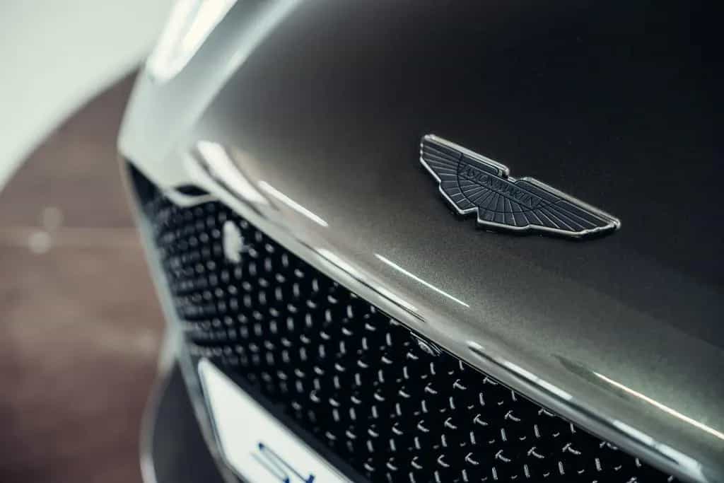 Aston Martin DBS 770 Ultimate Volante, Minotaur Green, MwSt. 01/2024-photo-8