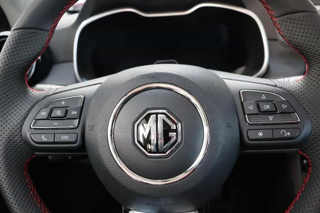 MG ZS 1.5 Luxury Leder SHZ Navi 360° SOFORT 11/2024-photo-8