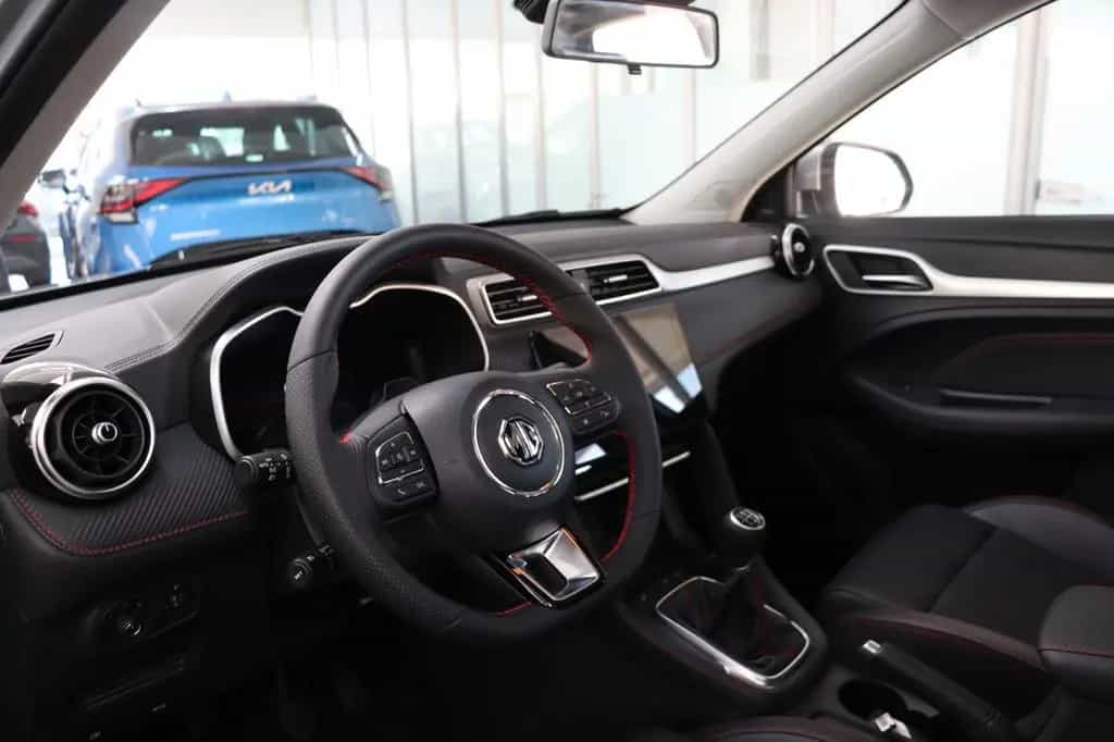 MG ZS 1.5 Luxury Leder SHZ Navi 360° SOFORT 11/2024-photo-9