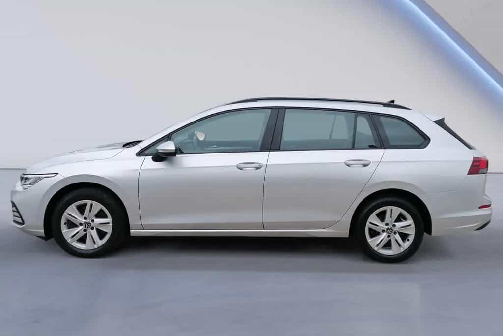 Volkswagen Golf VIII Variant 2.0 TDI Life NAVI+LED+SHZ+PDC+ 07/2022-photo-1