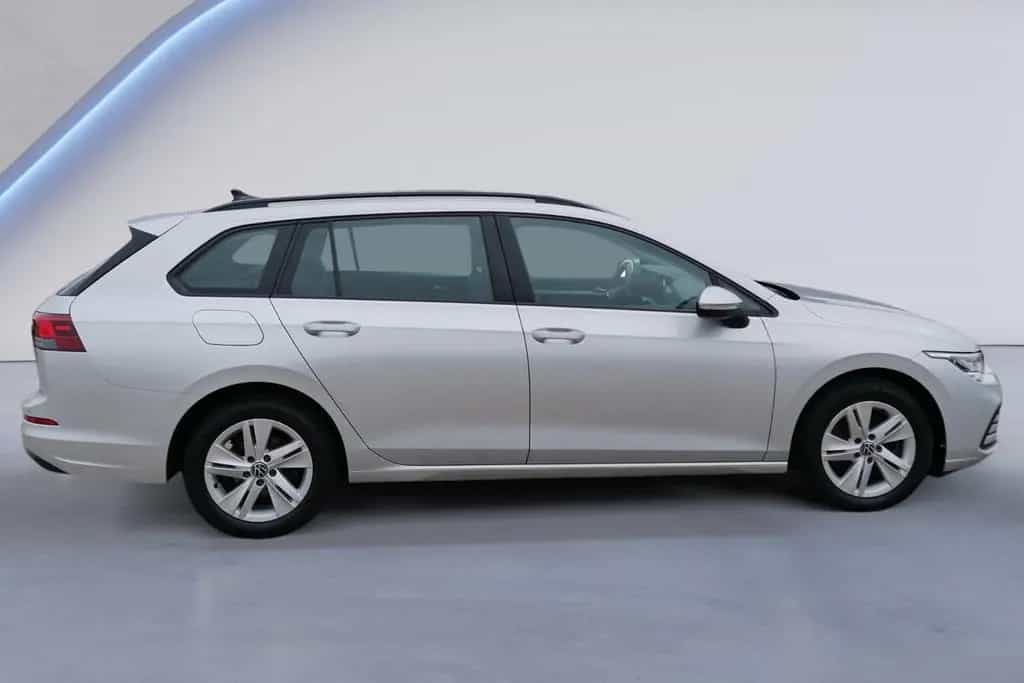 Volkswagen Golf VIII Variant 2.0 TDI Life NAVI+LED+SHZ+PDC+ 07/2022-photo-5