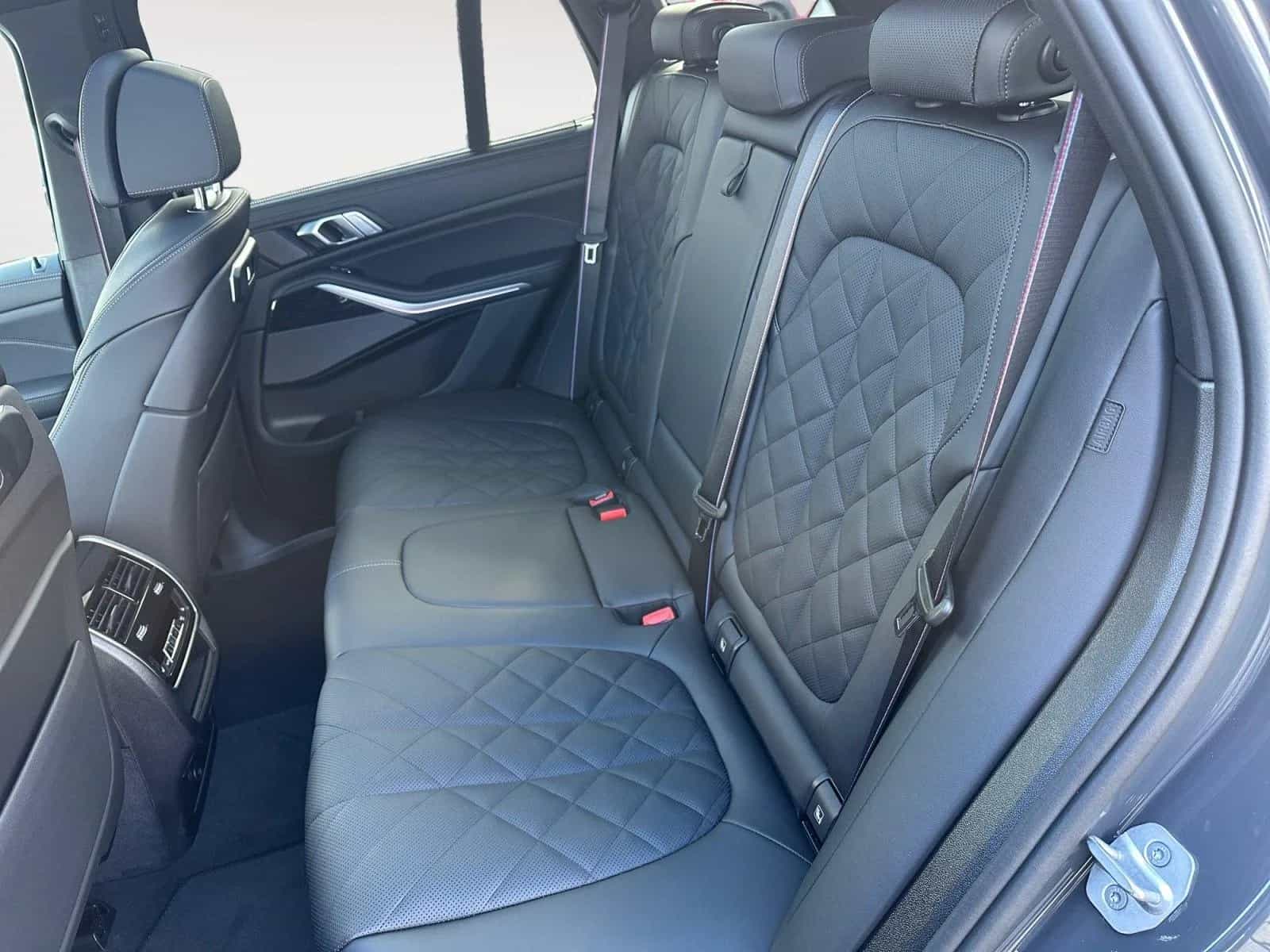 BMW X5 null-photo-12