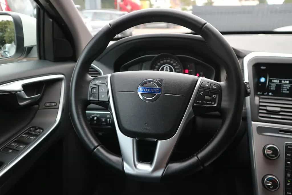 Volvo XC 60 Kinetic 2WD *2.HD/RFK/NAV/TEMPO/PDC* 11/2016-photo-11