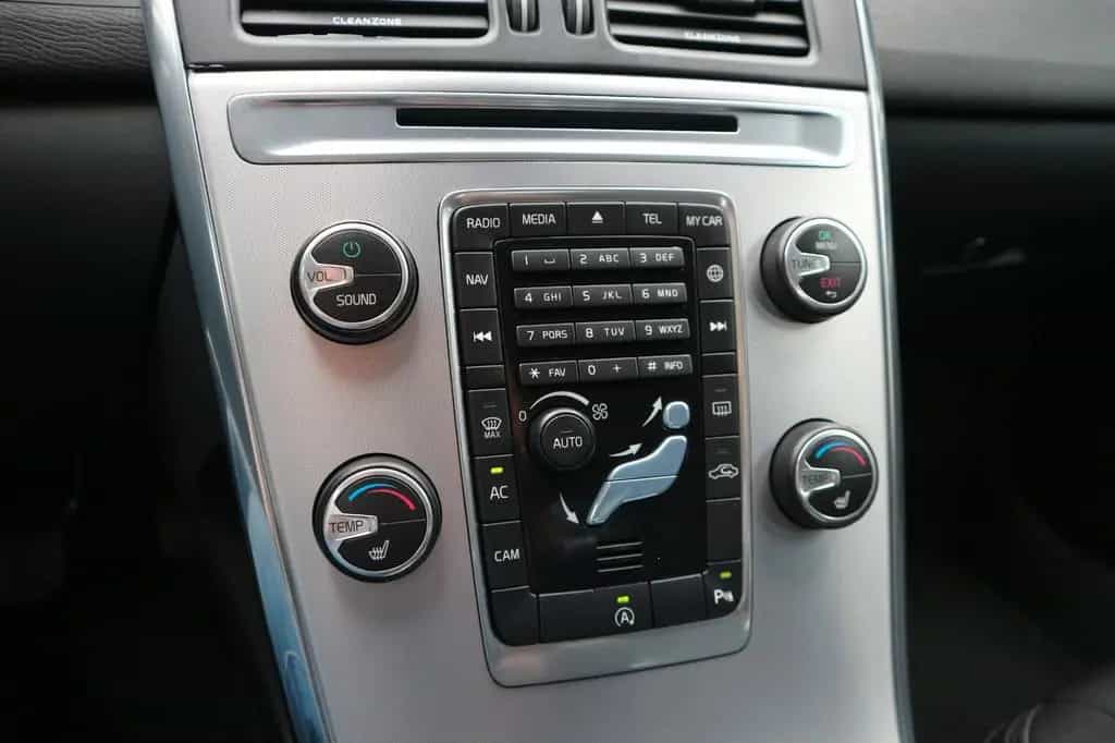 Volvo XC 60 Kinetic 2WD *2.HD/RFK/NAV/TEMPO/PDC* 11/2016-photo-18