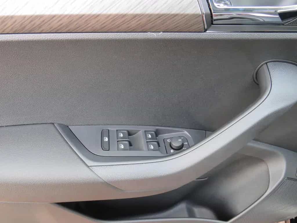 Skoda Karoq 1,5 TSI SELECT +LED+CAM+TEMP 02/2024-photo-16