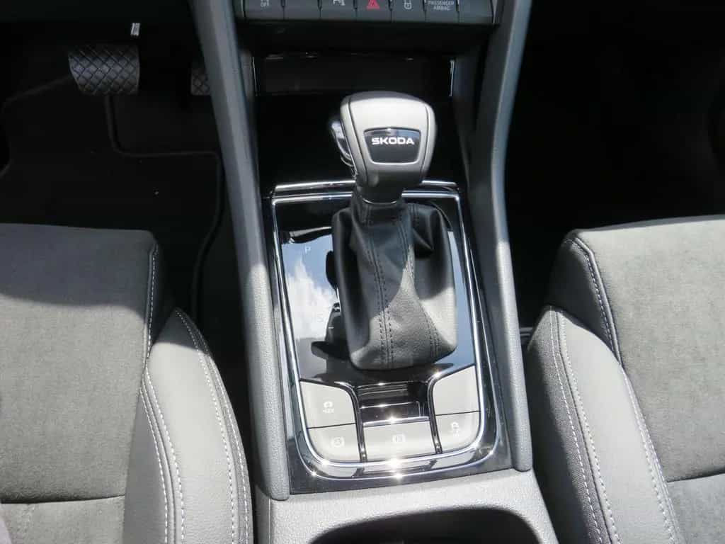 Skoda Karoq 1,5 TSI SELECT +LED+CAM+TEMP 02/2024-photo-19