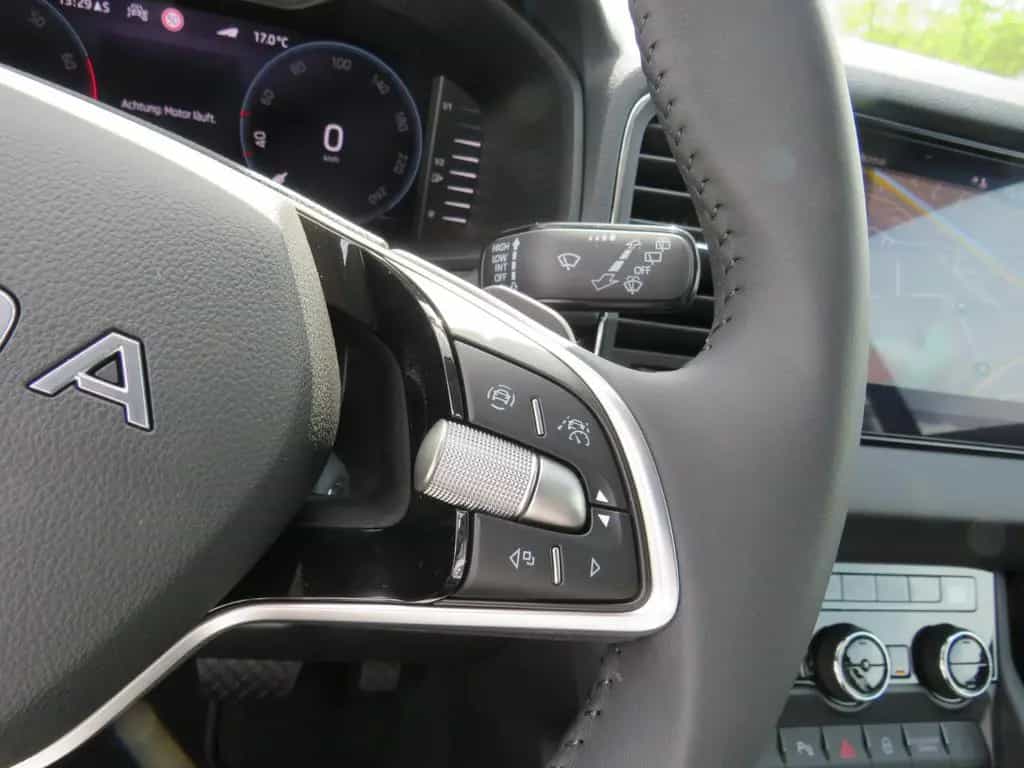 Skoda Karoq 1,5 TSI SELECT +LED+CAM+TEMP 02/2024-photo-23