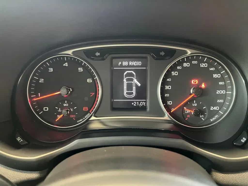 Audi A1 S-line 1.4 TFSI Parksensor Bluetooth Tempomat 05/2018-photo-10