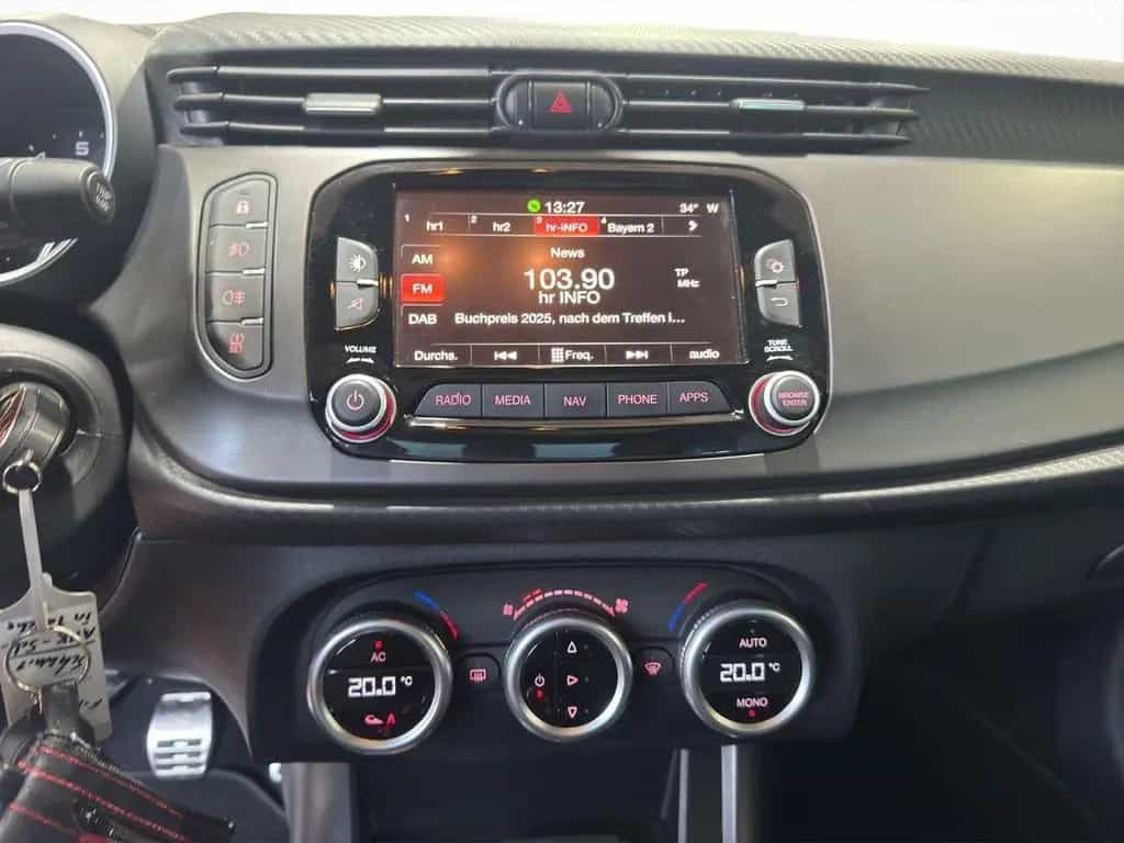 Alfa Romeo Giulietta Sport 1.4 TB*Einparkhilfe*Sitzheizung* 08/2018-photo-16