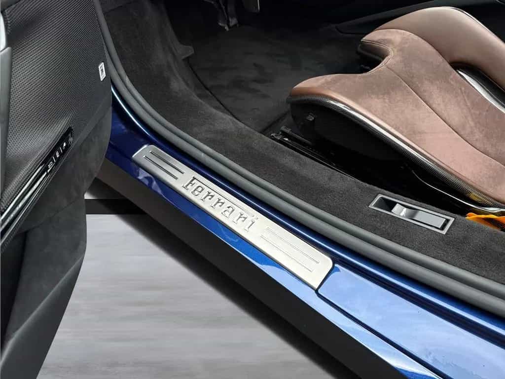 Ferrari SF90 Spider *Embleme*Navi*PDC*Klima*Leder* 07/2021-photo-24