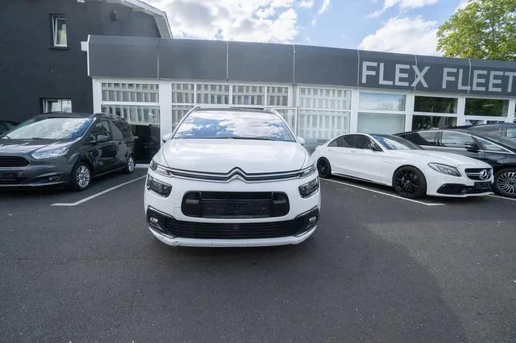 Citroën C4 1.2 PureTech 130 EU6 7 Sitze AUTO NUR AN GEWE 01/2018-photo-1