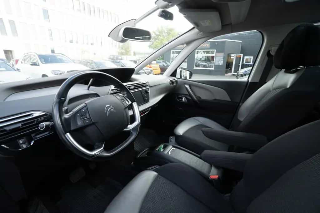 Citroën C4 1.2 PureTech 130 EU6 7 Sitze AUTO NUR AN GEWE 01/2018-photo-14