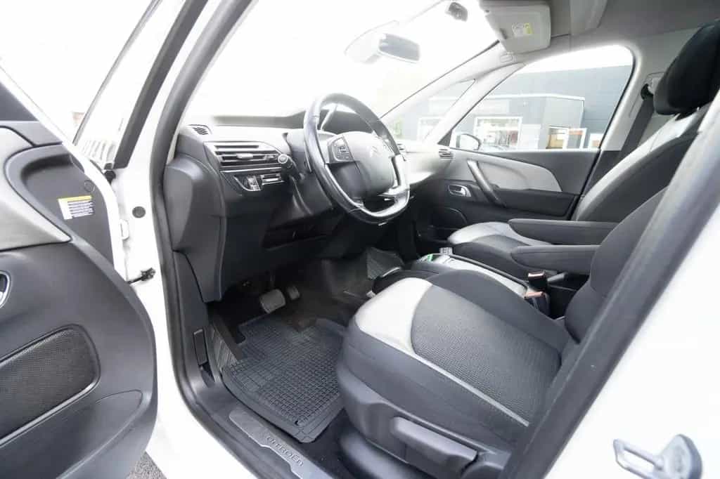 Citroën C4 1.2 PureTech 130 EU6 7 Sitze AUTO NUR AN GEWE 01/2018-photo-15