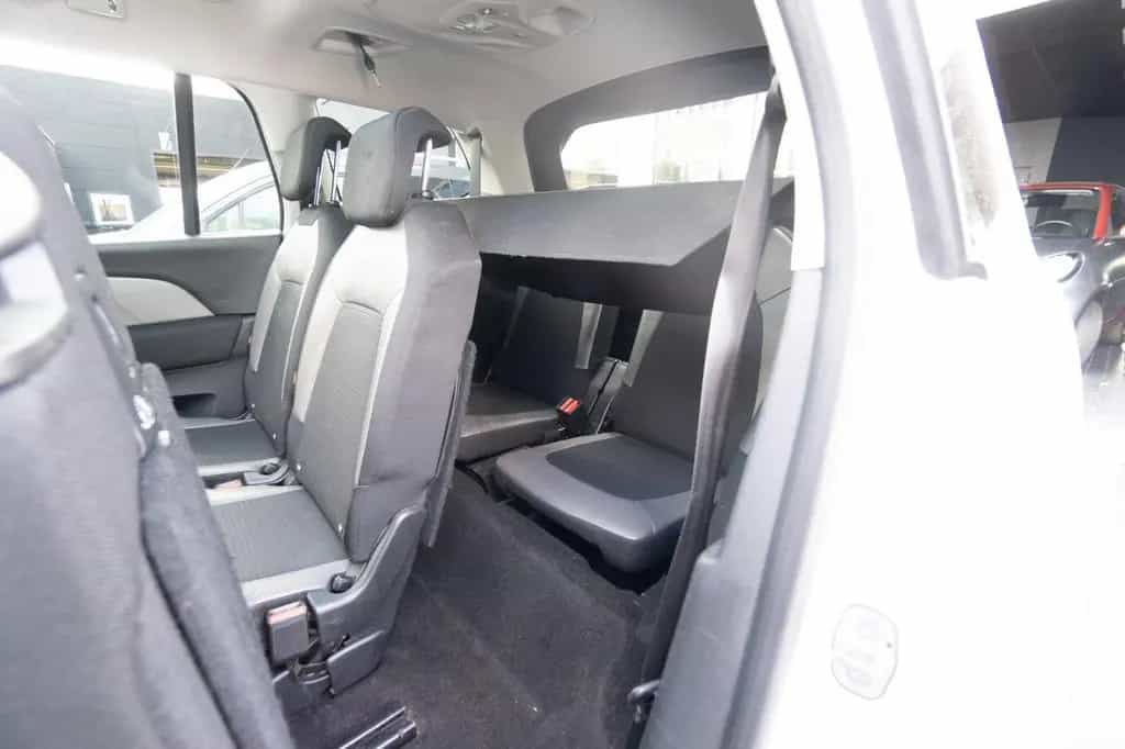 Citroën C4 1.2 PureTech 130 EU6 7 Sitze AUTO NUR AN GEWE 01/2018-photo-17
