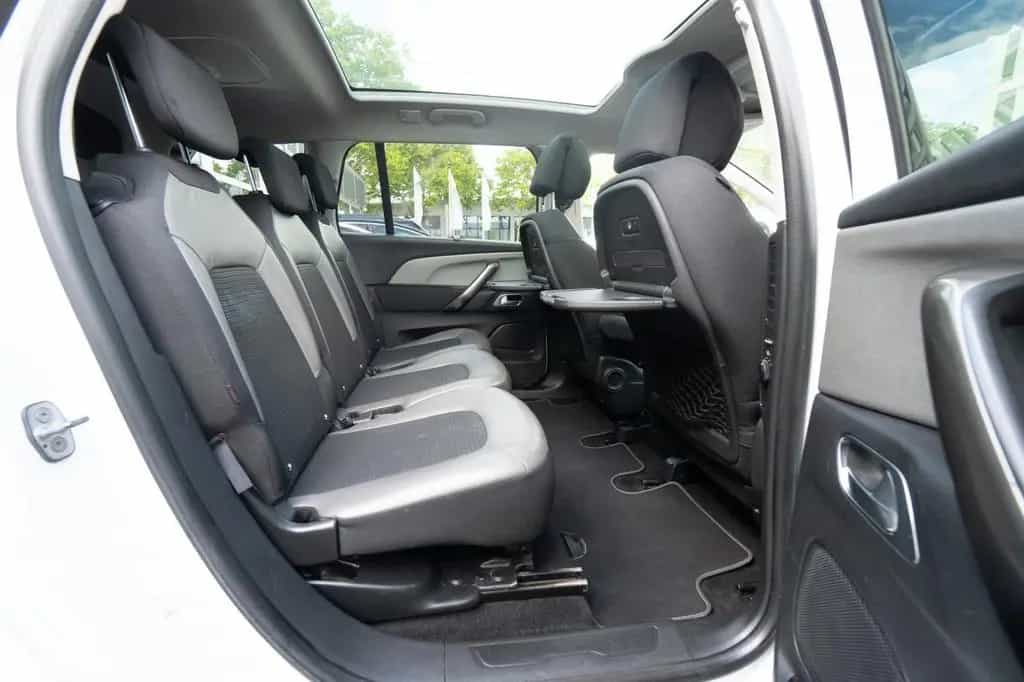 Citroën C4 1.2 PureTech 130 EU6 7 Sitze AUTO NUR AN GEWE 01/2018-photo-19