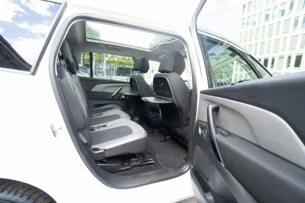 Citroën C4 1.2 PureTech 130 EU6 7 Sitze AUTO NUR AN GEWE 01/2018-photo-22