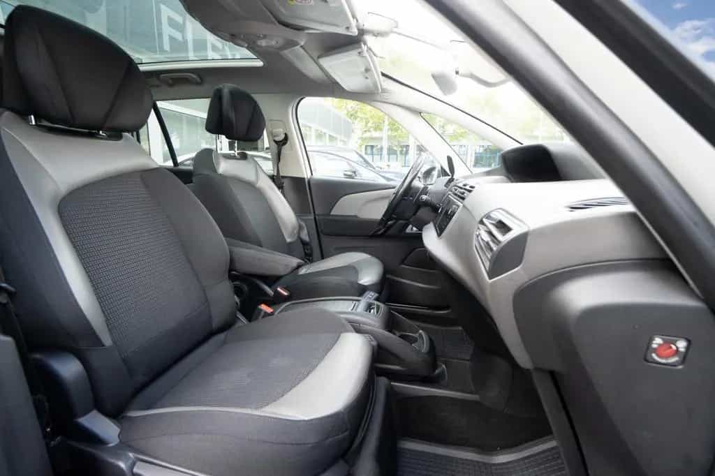 Citroën C4 1.2 PureTech 130 EU6 7 Sitze AUTO NUR AN GEWE 01/2018-photo-23