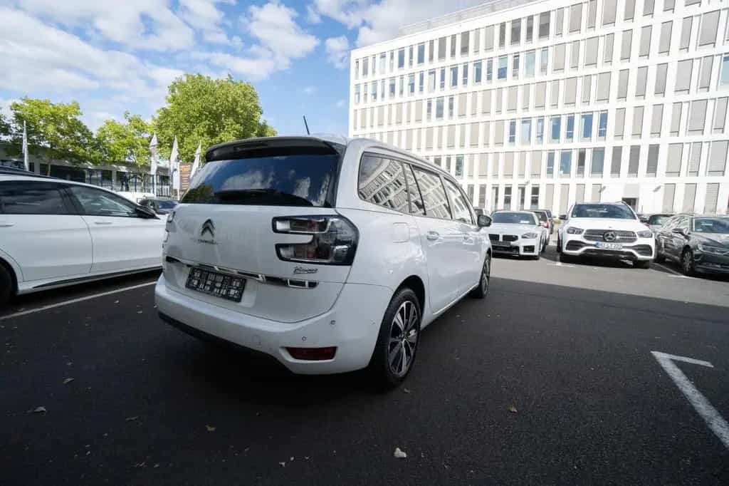 Citroën C4 1.2 PureTech 130 EU6 7 Sitze AUTO NUR AN GEWE 01/2018-photo-3