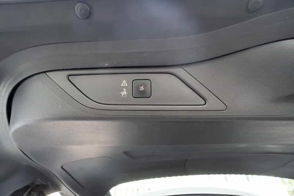 Citroën C4 1.2 PureTech 130 EU6 7 Sitze AUTO NUR AN GEWE 01/2018-photo-6