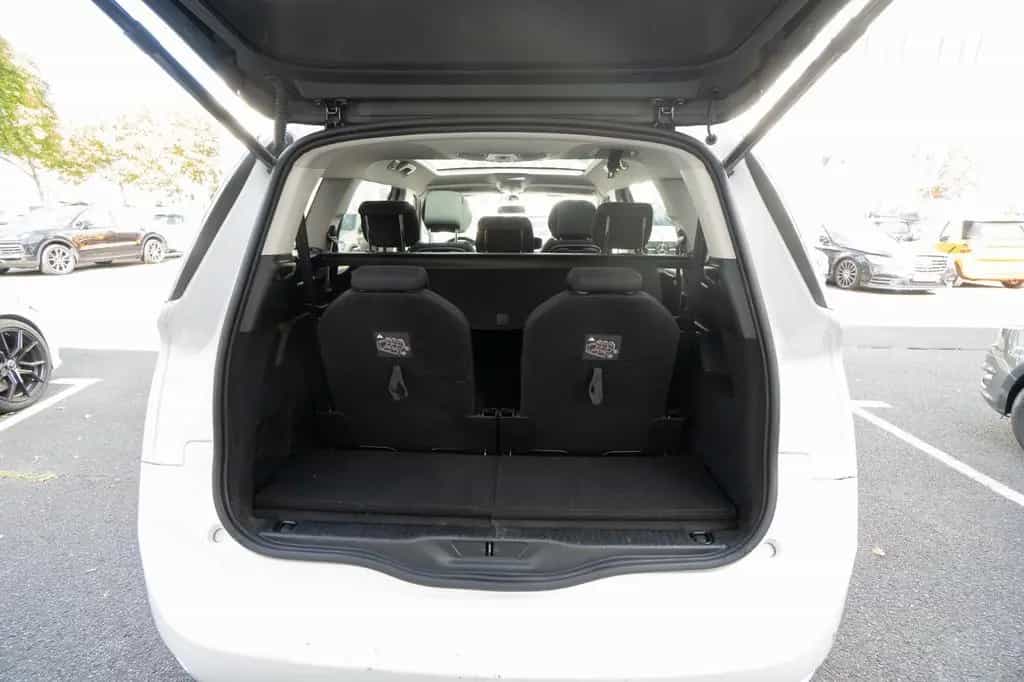 Citroën C4 1.2 PureTech 130 EU6 7 Sitze AUTO NUR AN GEWE 01/2018-photo-7