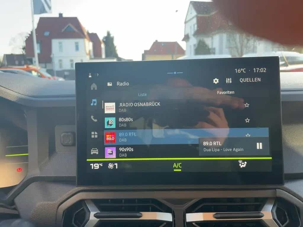 Dacia Duster Journey TCe 130 4x4 Klimaautomatik+Kamera 08/2025-photo-29