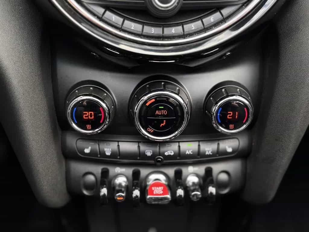 MINI One Cabrio Pepper 1.5 PDC NAVI TEMP TEIL-LEDER 05/2019-photo-21