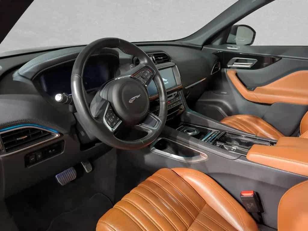 Jaguar F-Pace 30d Portfolio ACC AHK PANORAMA DAB 22 09/2019-photo-11