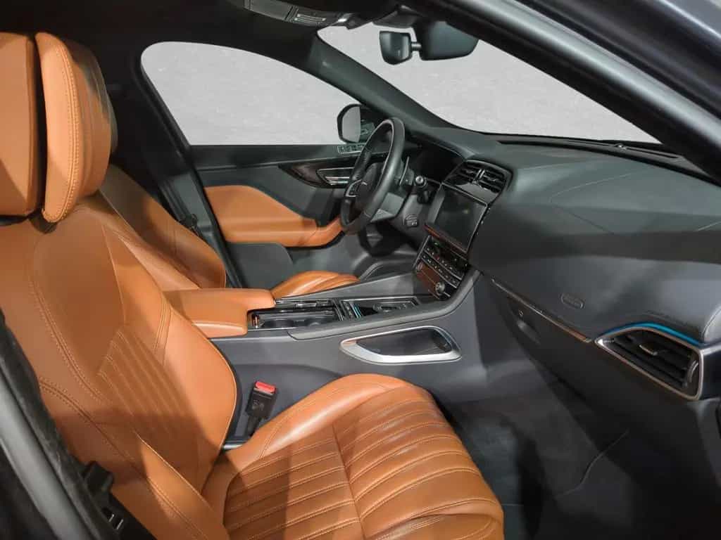 Jaguar F-Pace 30d Portfolio ACC AHK PANORAMA DAB 22 09/2019-photo-13
