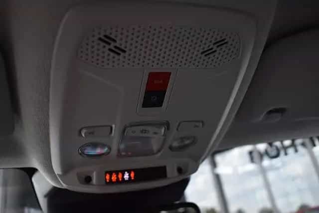 Citroën C4 Hybrid 145 Doppelkupplung 6-Gang MAX Winter-P 07/2025-photo-18