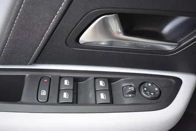 Citroën C4 Hybrid 145 Doppelkupplung 6-Gang MAX Winter-P 07/2025-photo-5