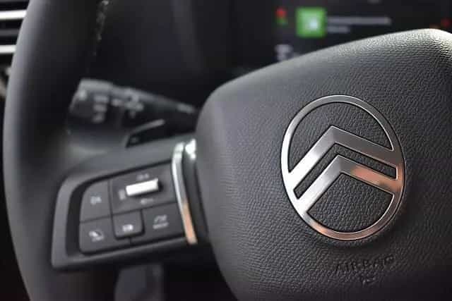 Citroën C4 Hybrid 145 Doppelkupplung 6-Gang MAX Winter-P 07/2025-photo-7