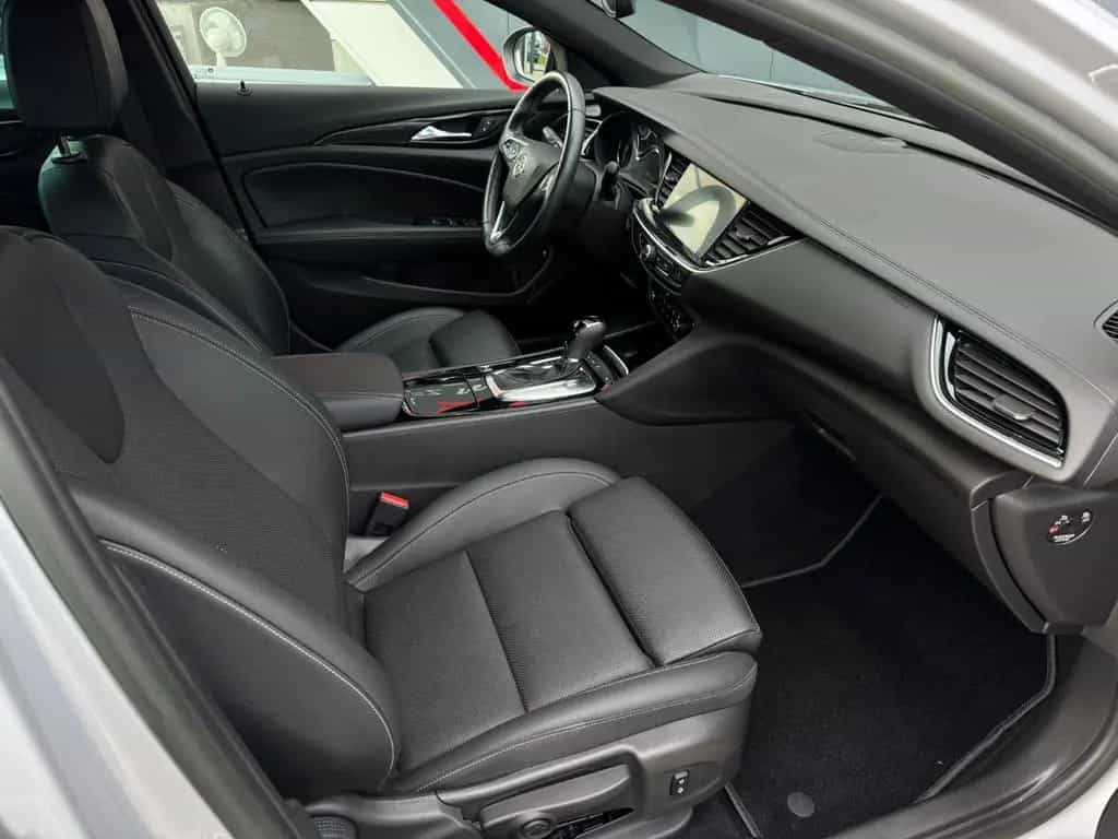 Opel Insignia B Sports Tourer Business LED Kamera APP 05/2022-photo-14