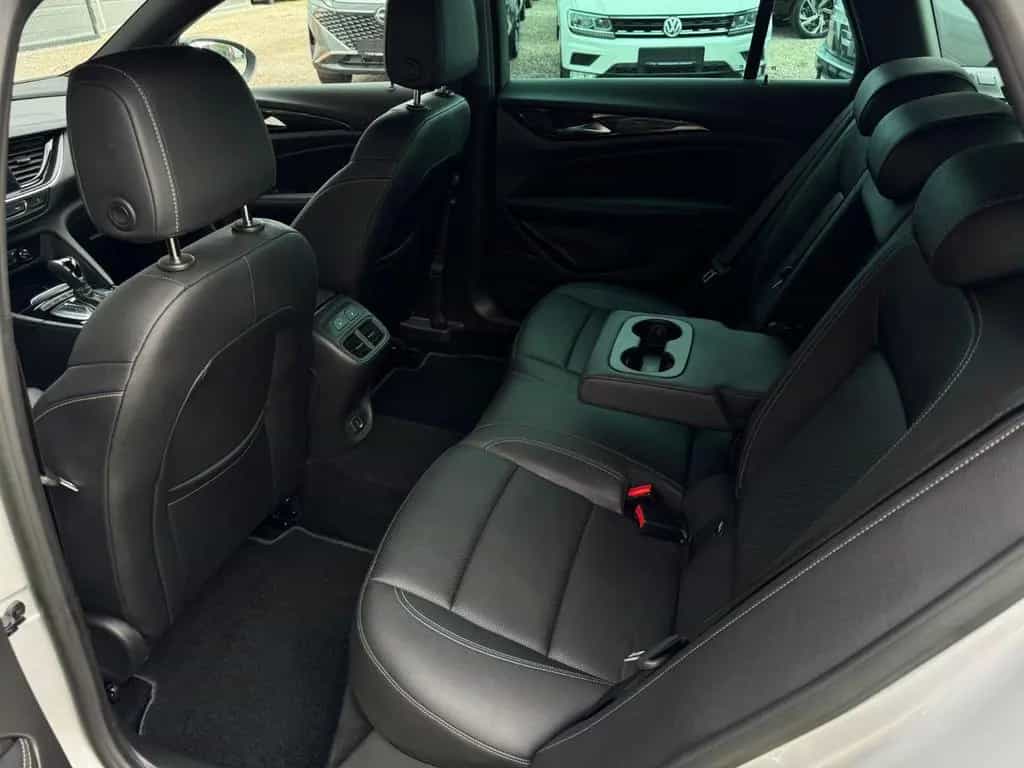 Opel Insignia B Sports Tourer Business LED Kamera APP 05/2022-photo-18