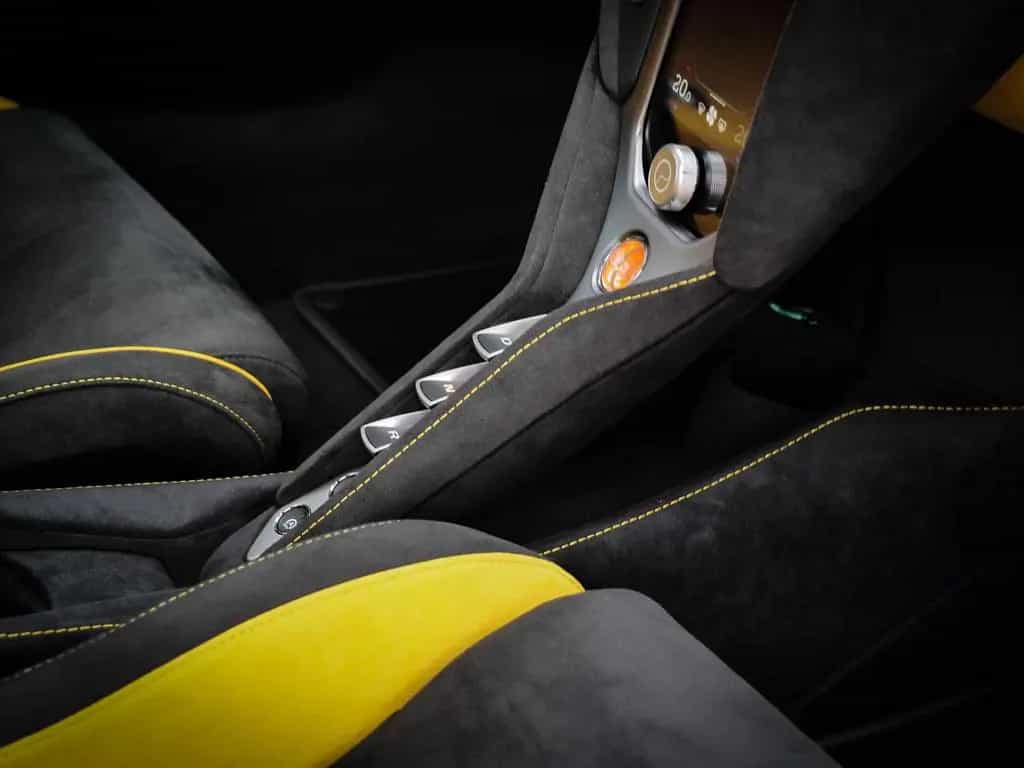 McLaren 750S Coupe MSO Contrast Pack, Bespoke, Lift null-photo-15