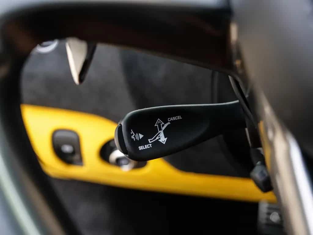 McLaren 750S Coupe MSO Contrast Pack, Bespoke, Lift null-photo-26