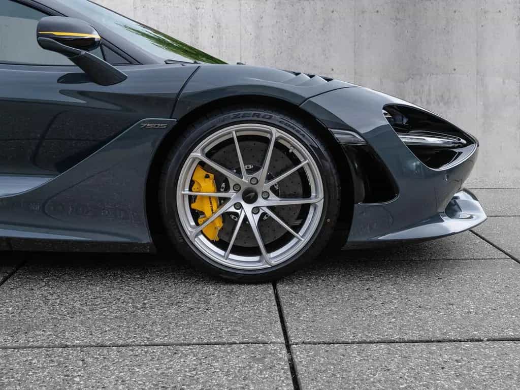 McLaren 750S Coupe MSO Contrast Pack, Bespoke, Lift null-photo-8