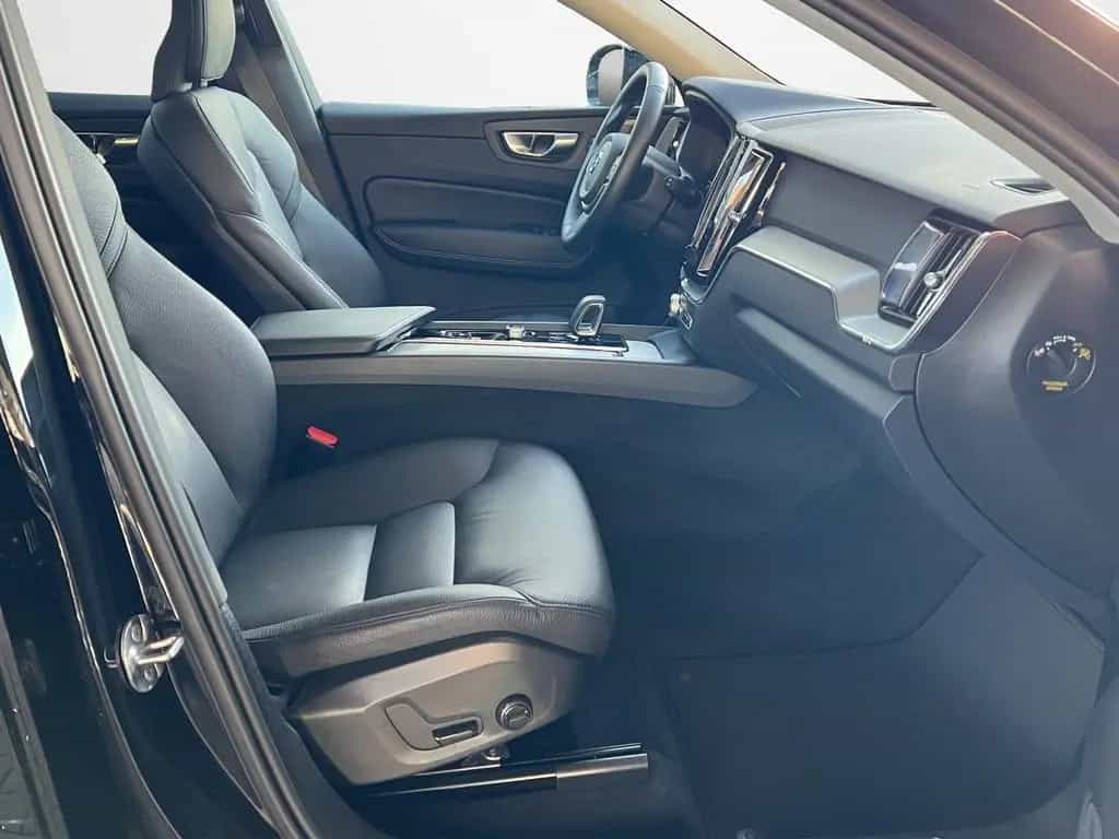 Volvo XC60 Core ACC+LED+Navi+SHZ+Winterp.+2xKlima 06/2024-photo-11