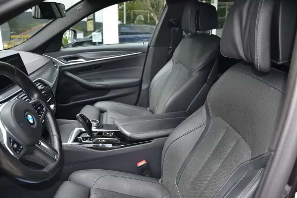 BMW 520 d xDrive Touring Aut.*M Sport Paket*HeadUp*AH 08/2020-photo-10